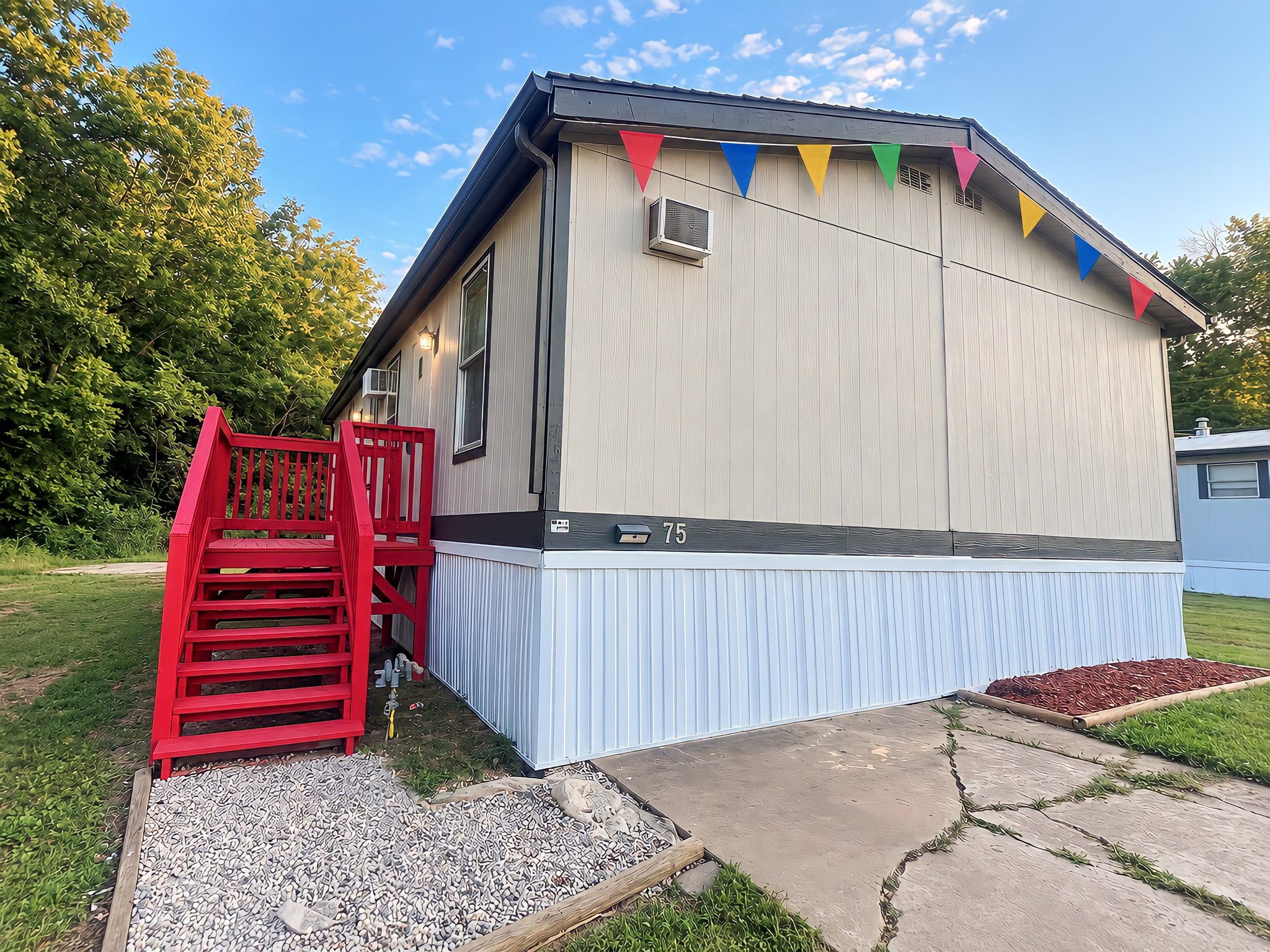 Marshall House: 777 E. Yerby St. ,