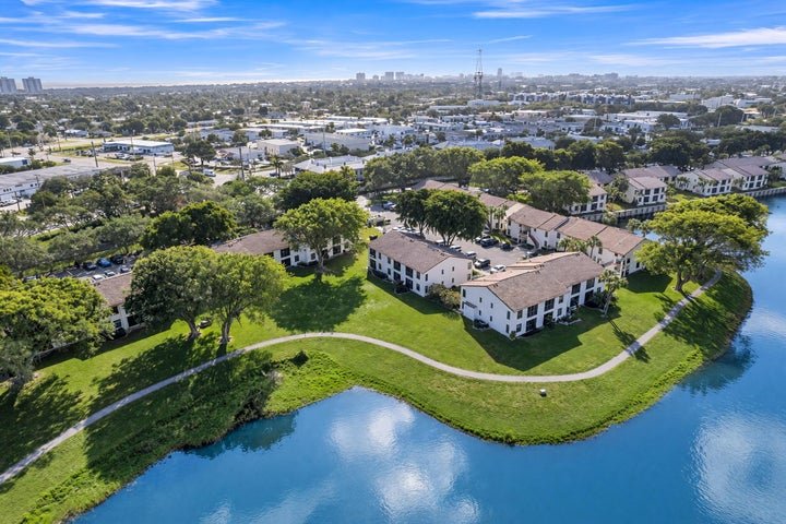 Boca Raton Condo: 2800 Palmwood Terrace 2220