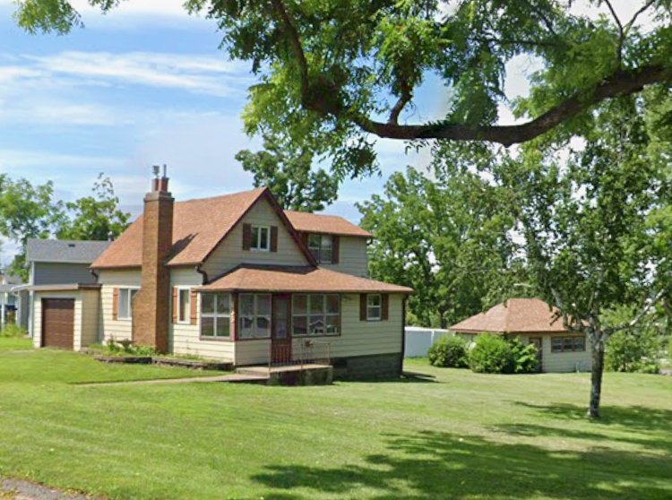 Wabasha House: 635 Market St E