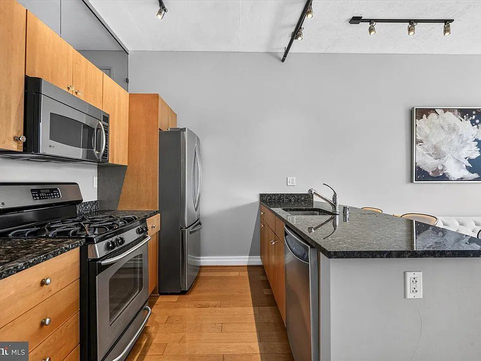 Washington Apartment: 301 Massachusetts Ave NW