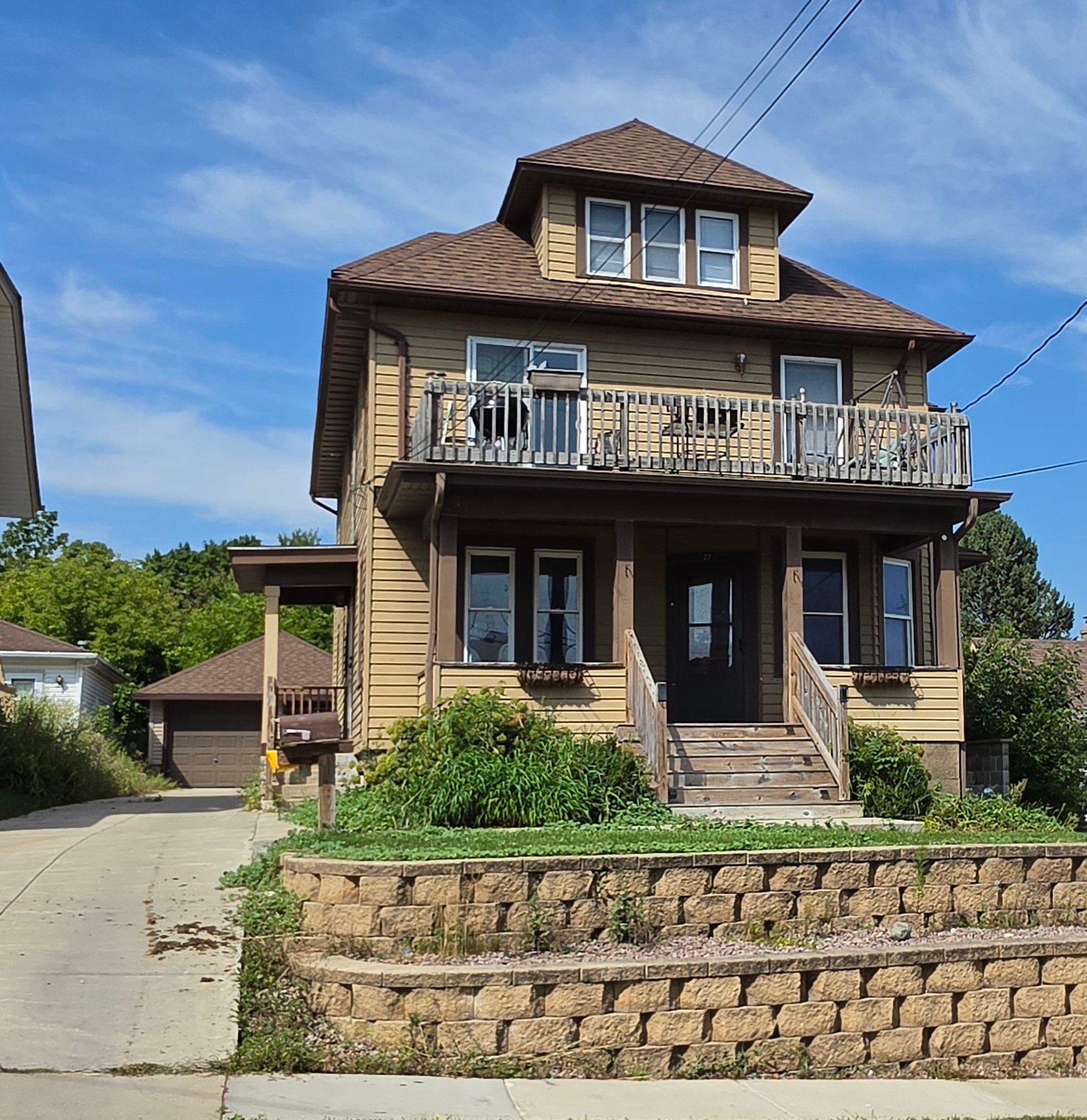 Hartford House: 27 South Rural St