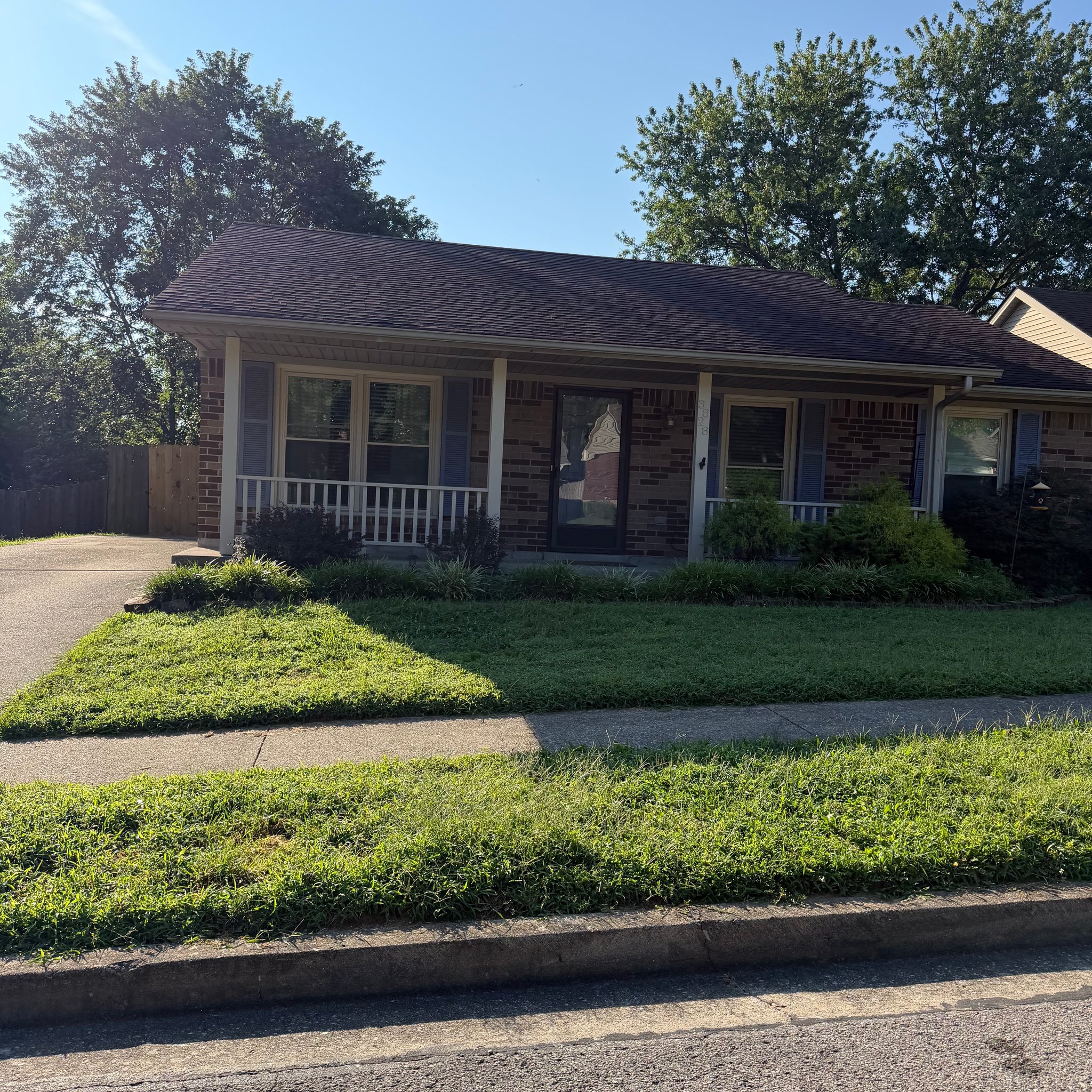 Lexington House: 3828 McGarry Dr