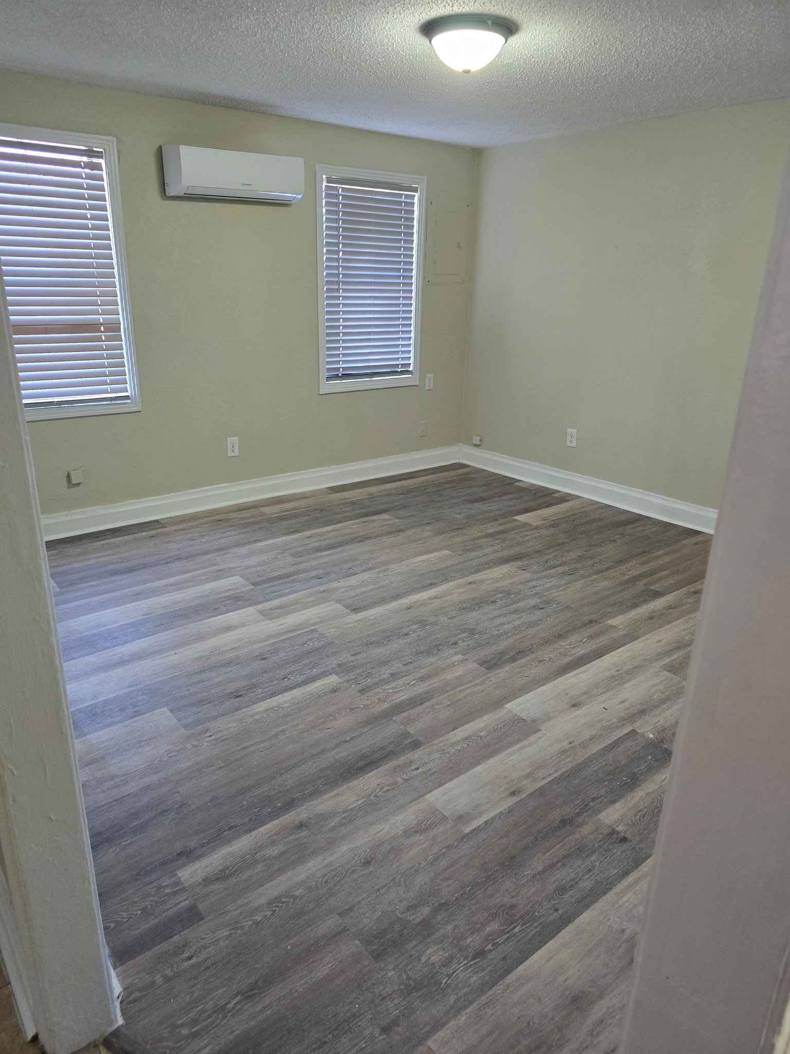 Greenville Apartment: 614 Fairview Ave