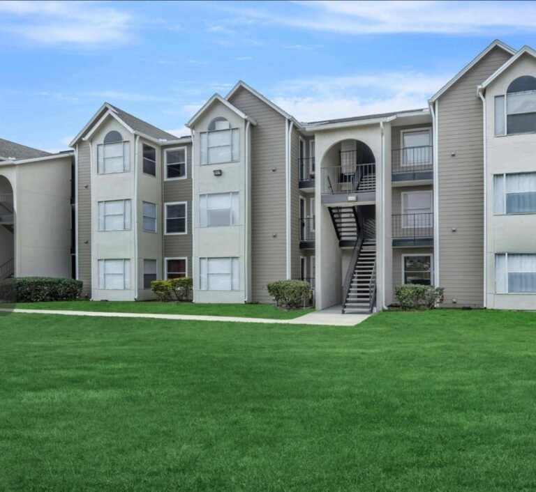 Orlando Condo: 4772 Walden Circle