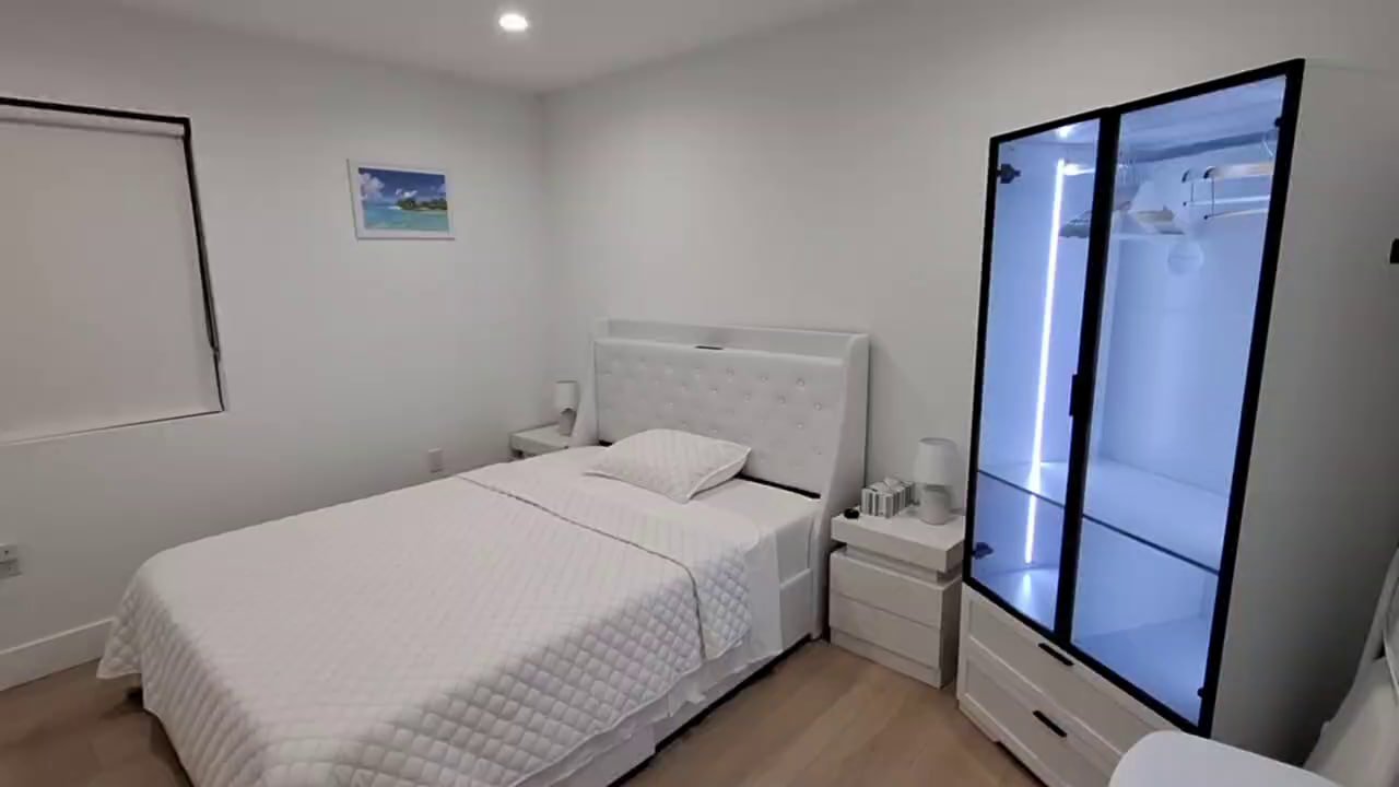 Los Angeles Single Room: 1447 W 36th Place