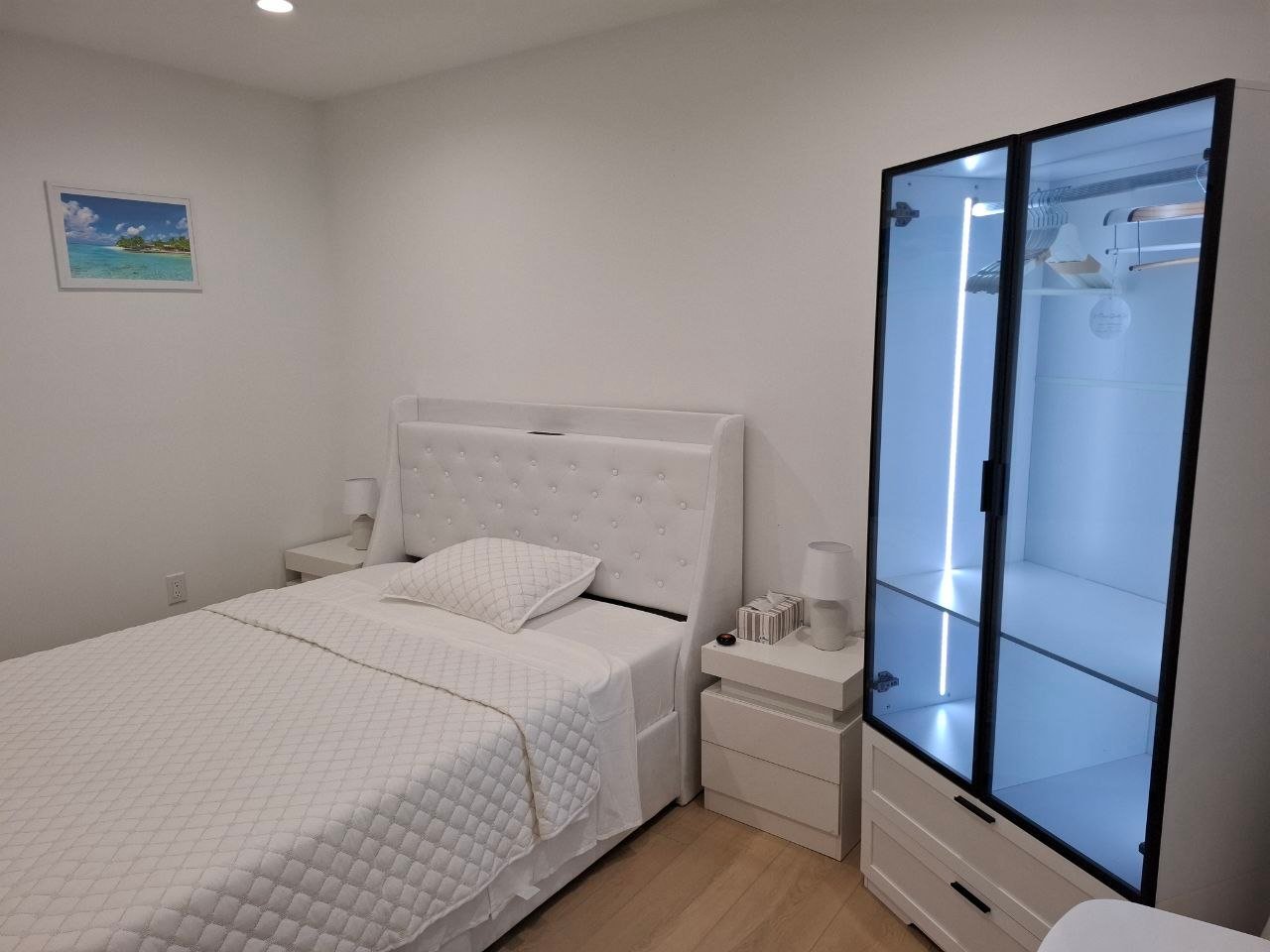 Los Angeles Single Room: 1447 W 36th Place