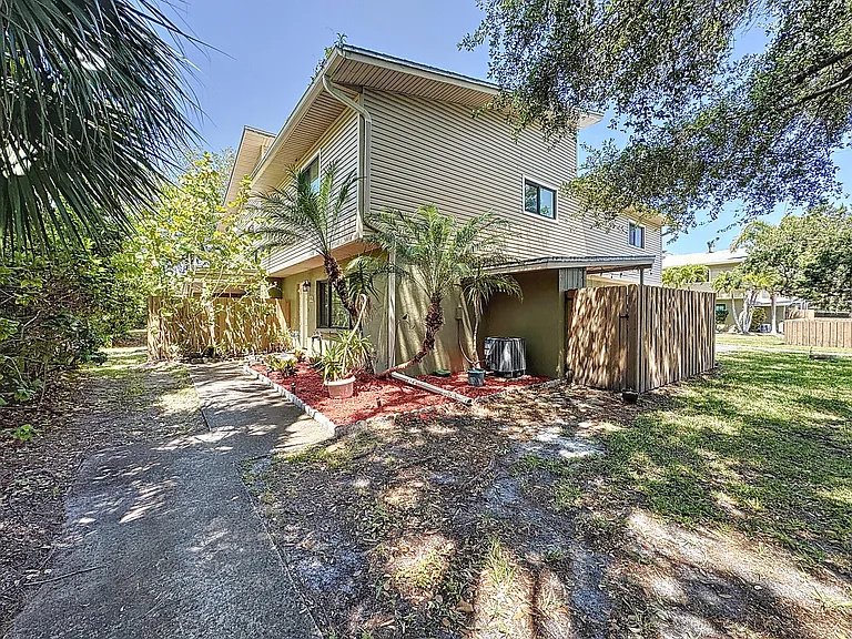 Merritt Island Condo: 516 South Plumosa Street,