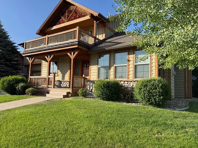 New Castle House: 150 Lakota Dr