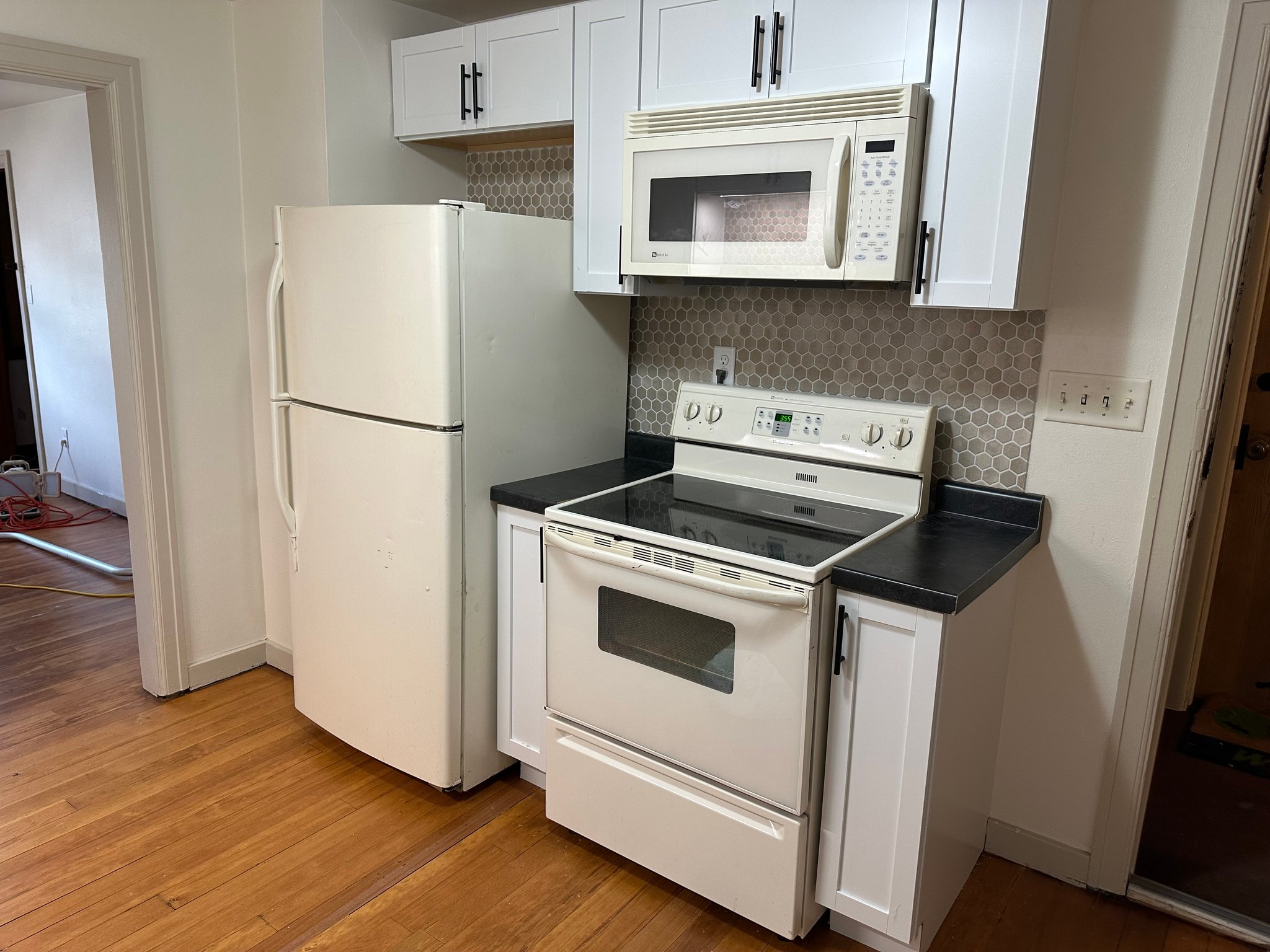 Allenton Apartment: 511 Main St