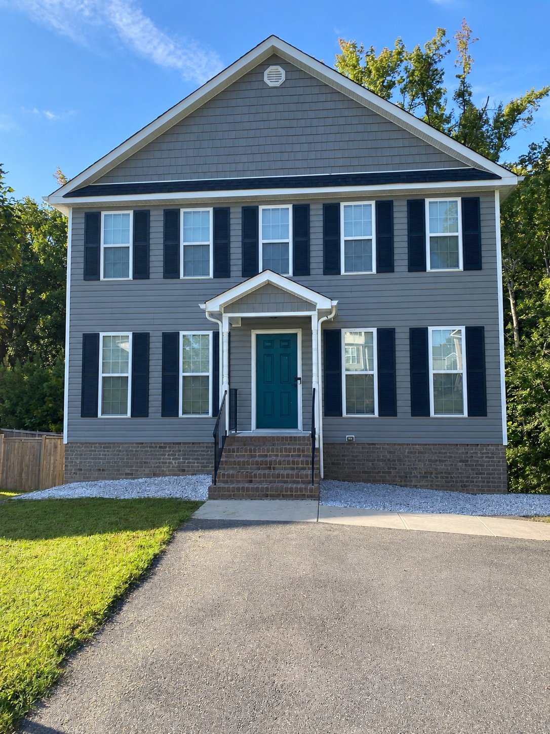 Richmond House: 1701 Dillyn Ter