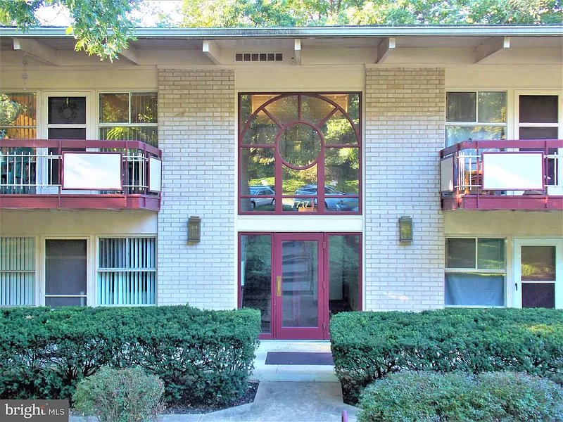 Annandale Condo: 7728 donnybrook ct