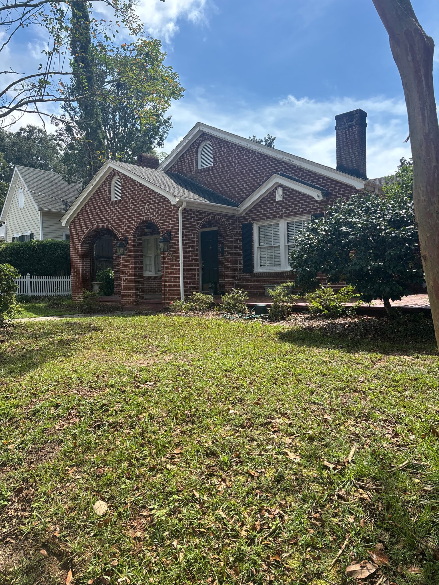 Ozark House: 206 E Eufaula St