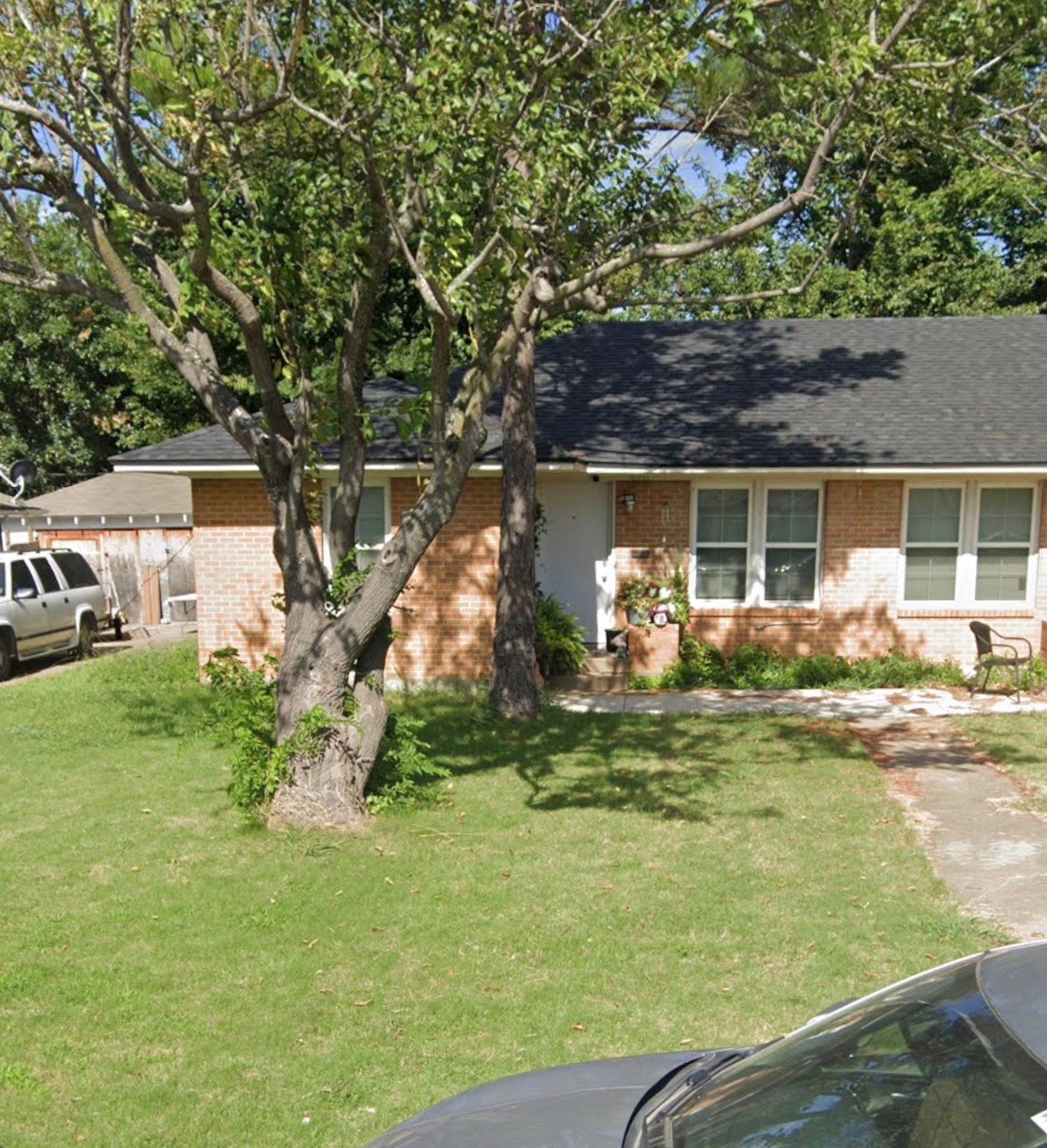 Mesquite House: 2321 Meadow Ln