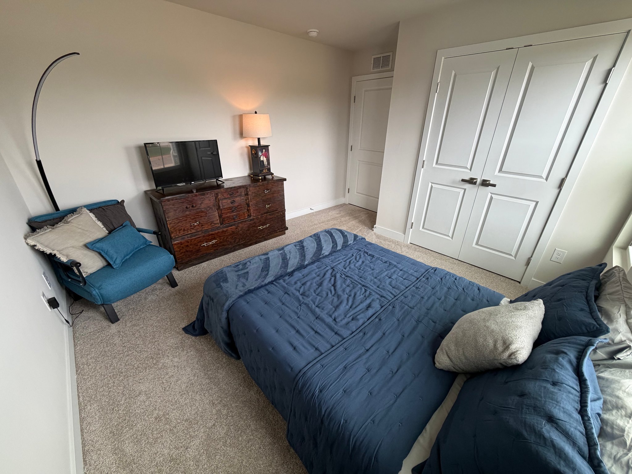 Lexington Single Room: 211 Linwood Estates Dr