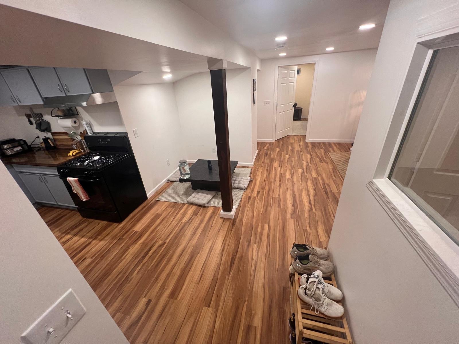 Sandy Apartment: 836 East Hibiscus Avenue