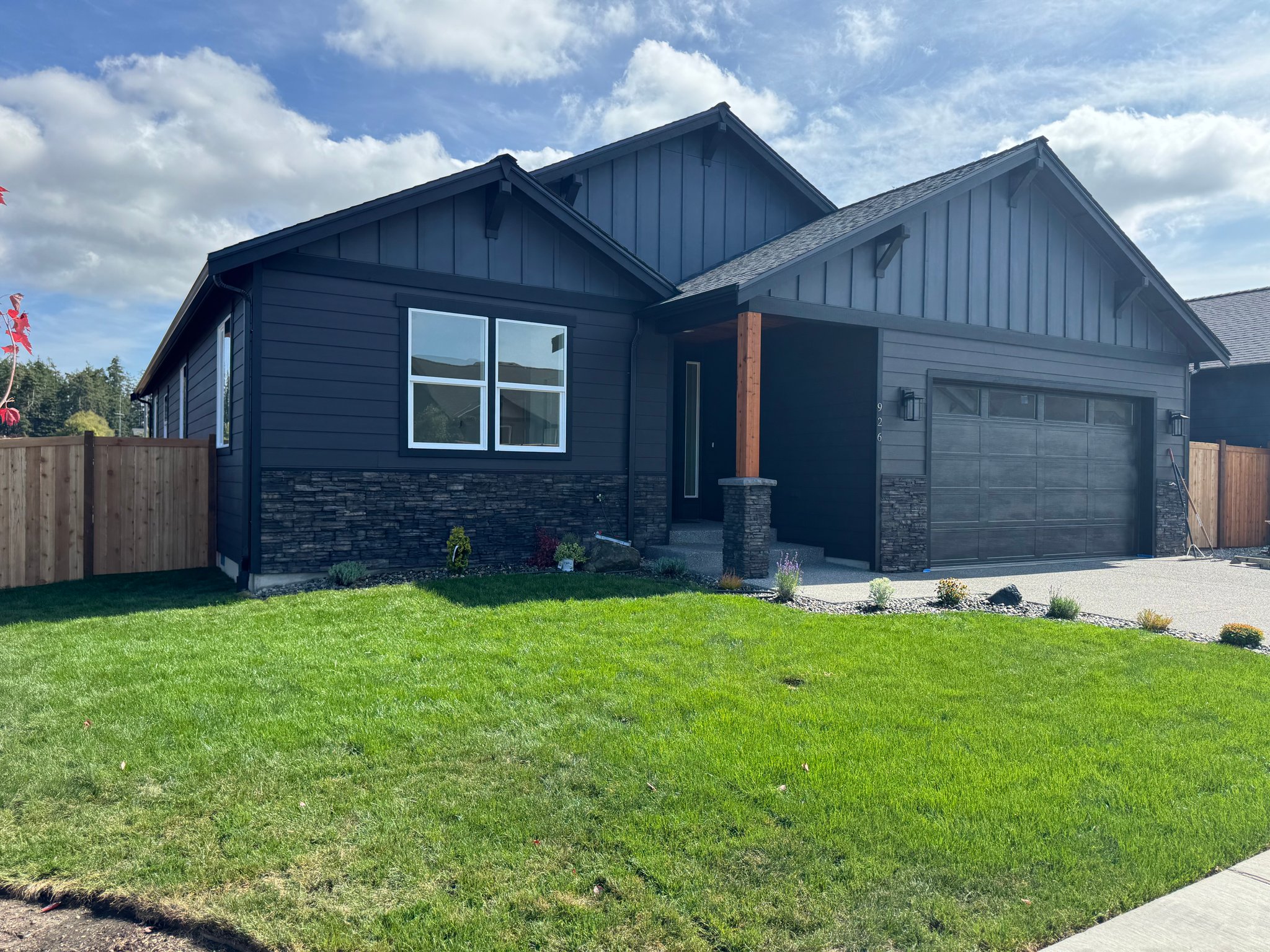 Oak Harbor House: 926 NW Shire St