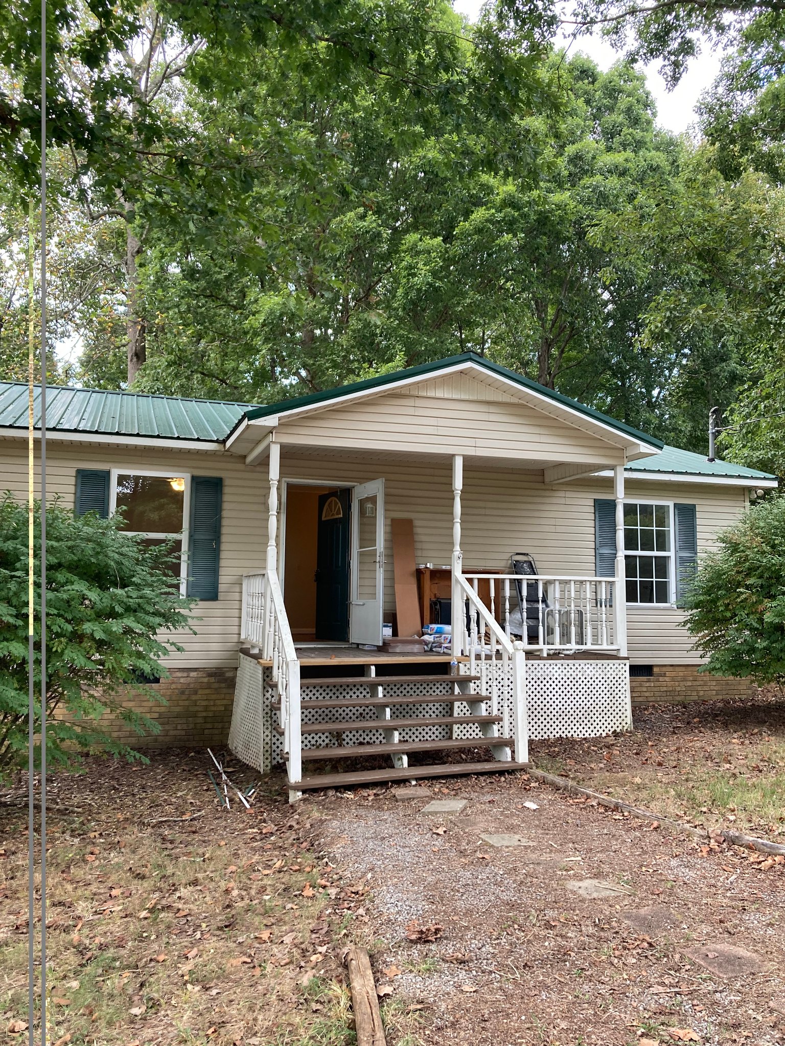 Lynchburg House: 2174 Pleasant Hill Rd