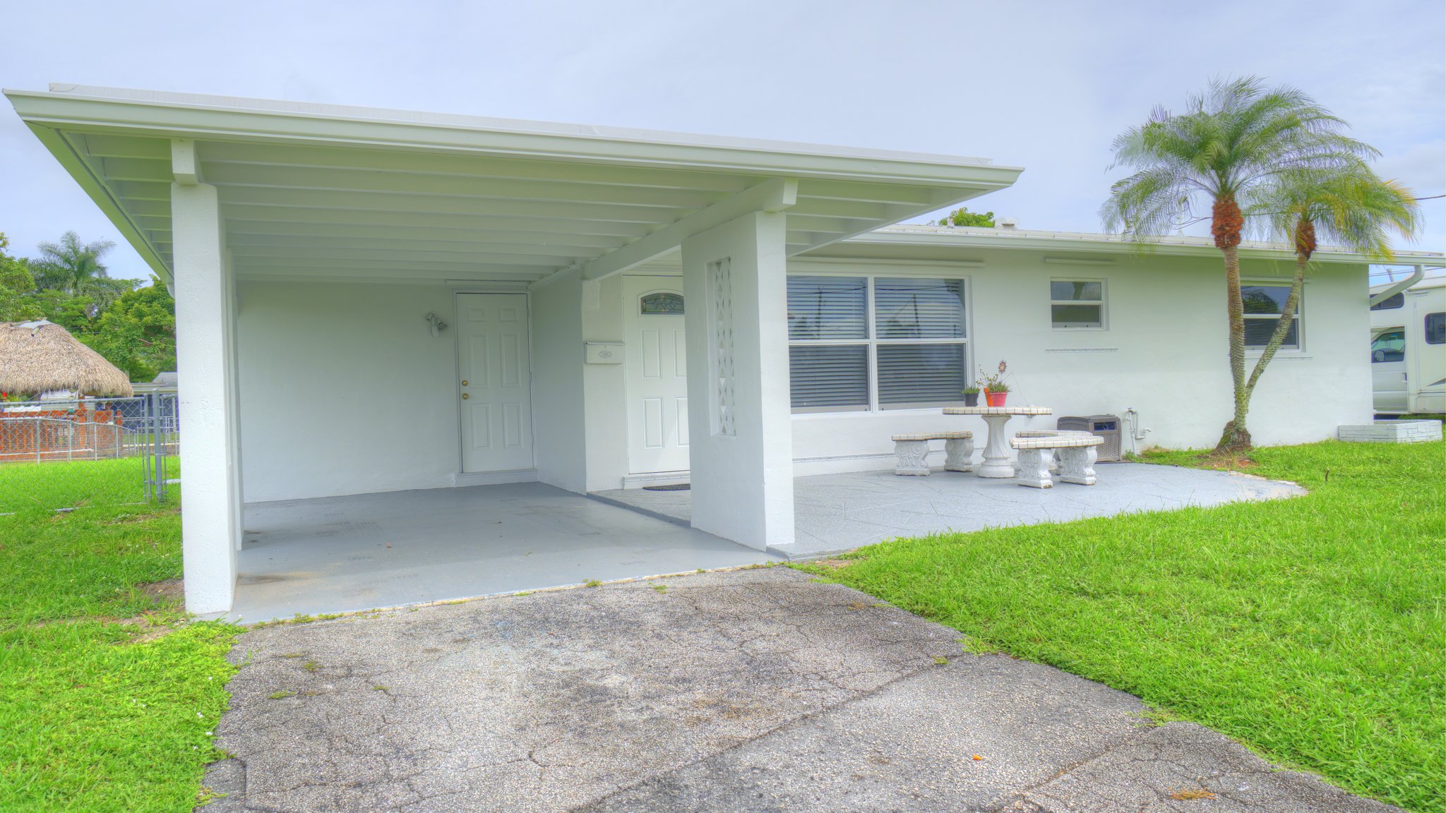 Margate House: 1128 West River Drive