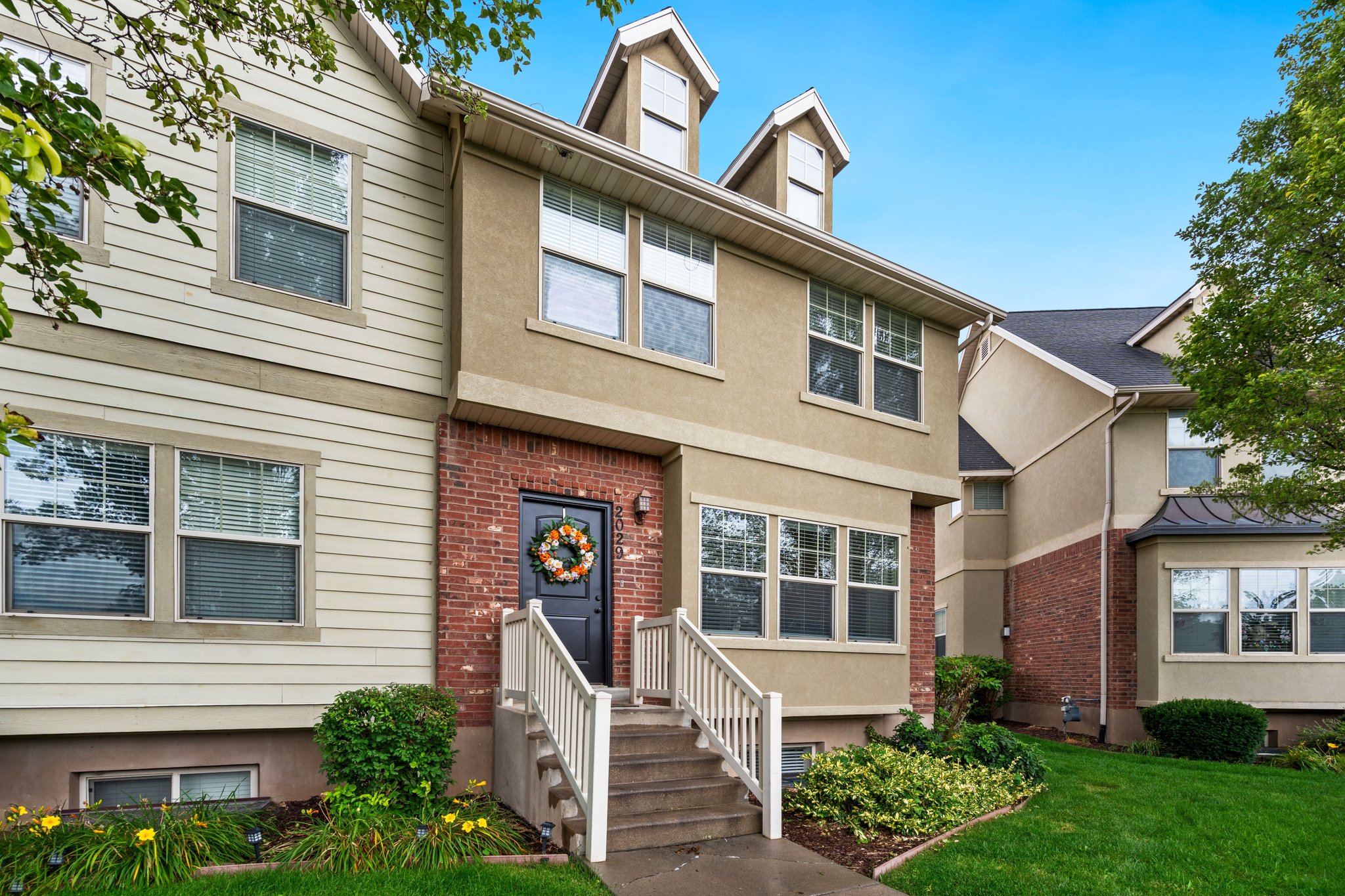 Mapleton Townhome: 2029 W Crescent Row