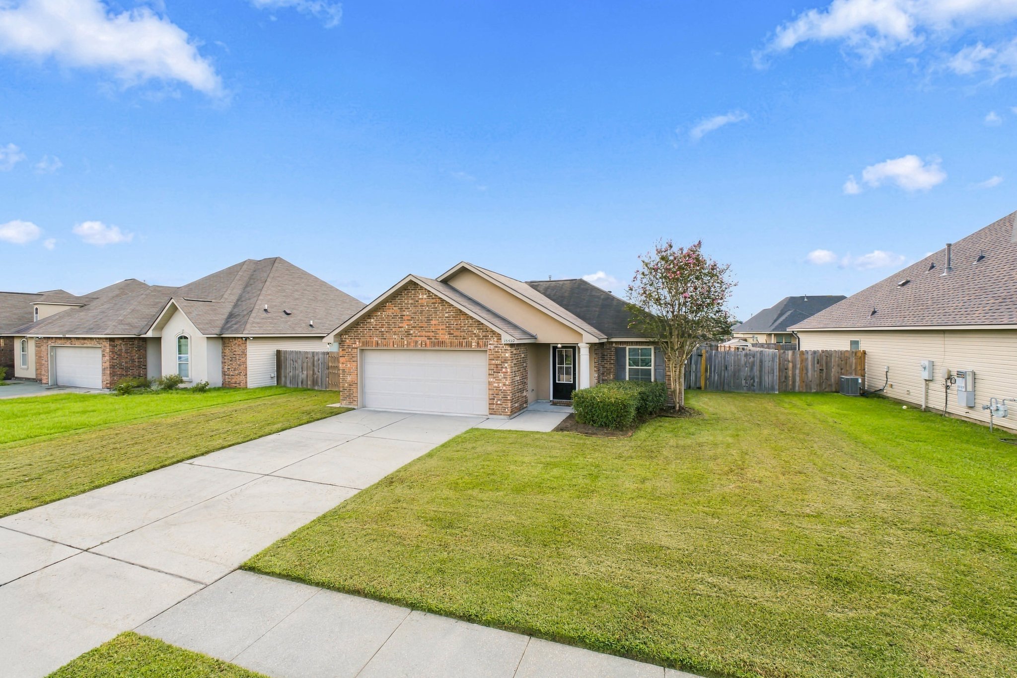 Prairieville House: 15592 Magicstone Dr
