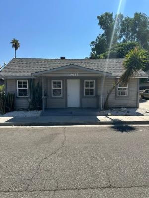 Loma Linda House: 10613 Lind Ave
