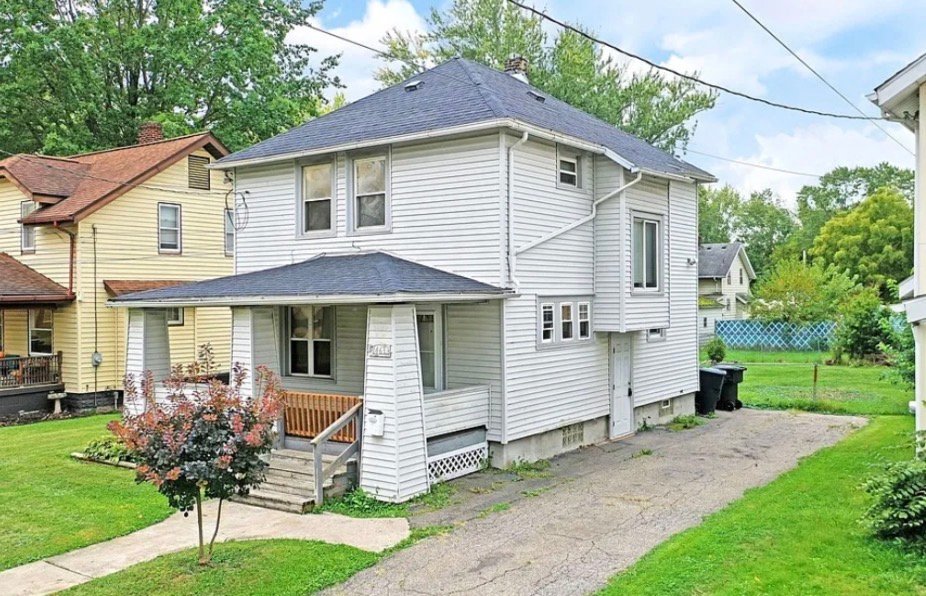 Warren House: 1463 Sheridan Ave NE