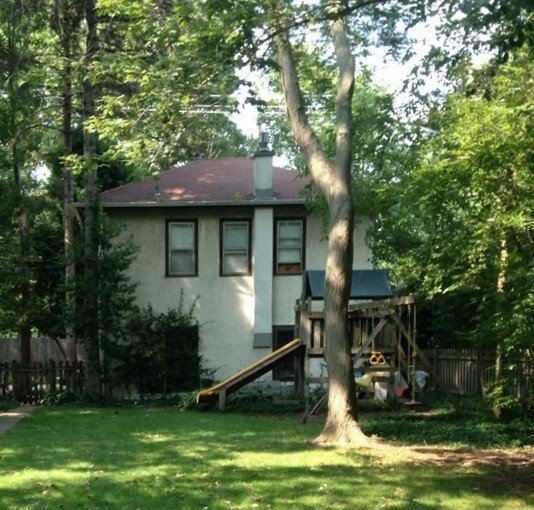 Wilmette Apartment: 922 1/2 Oakwood Avenue