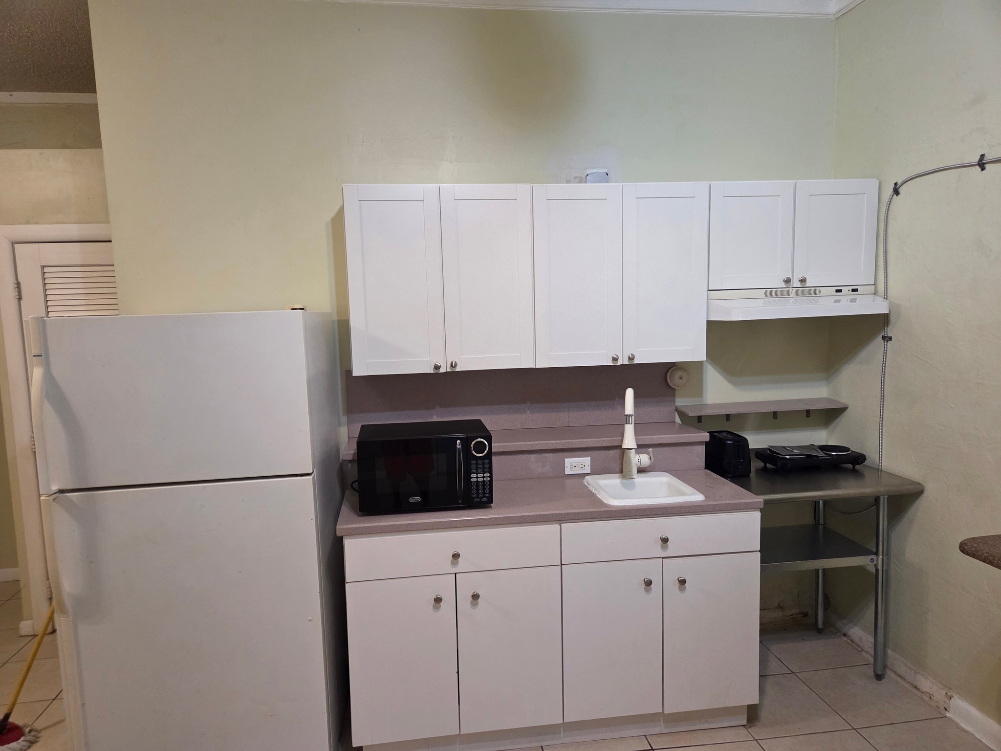 West Palm Beach Apartment: 849 W Dolphin Ridge Rd