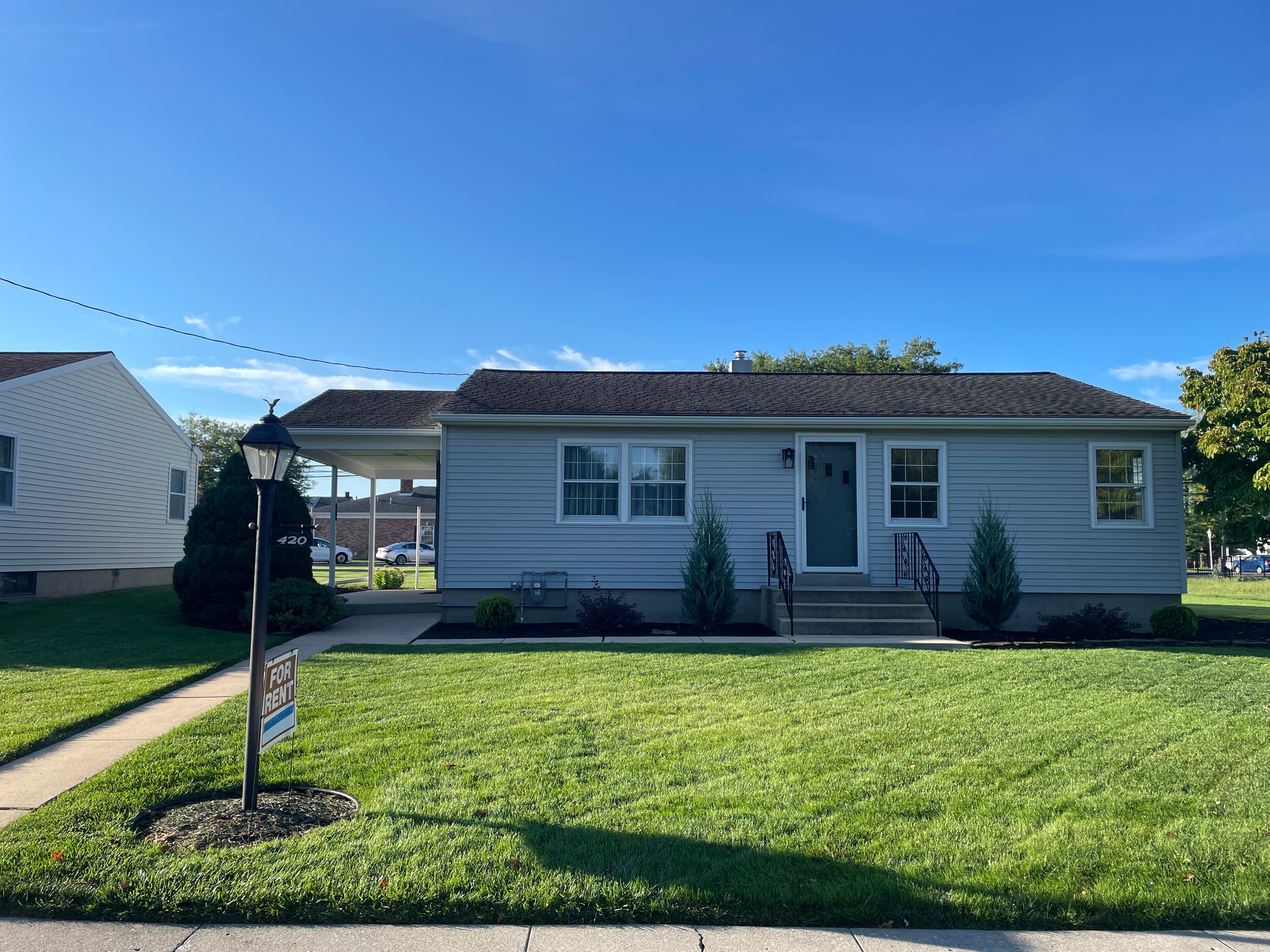Cleona House: 420 E Maple St