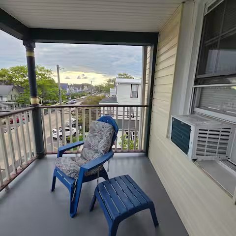 Ocean Grove Apartment: 89 Main Avenue