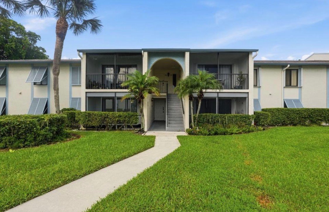 West Palm Beach Condo: 1104 Green Pine Blvd