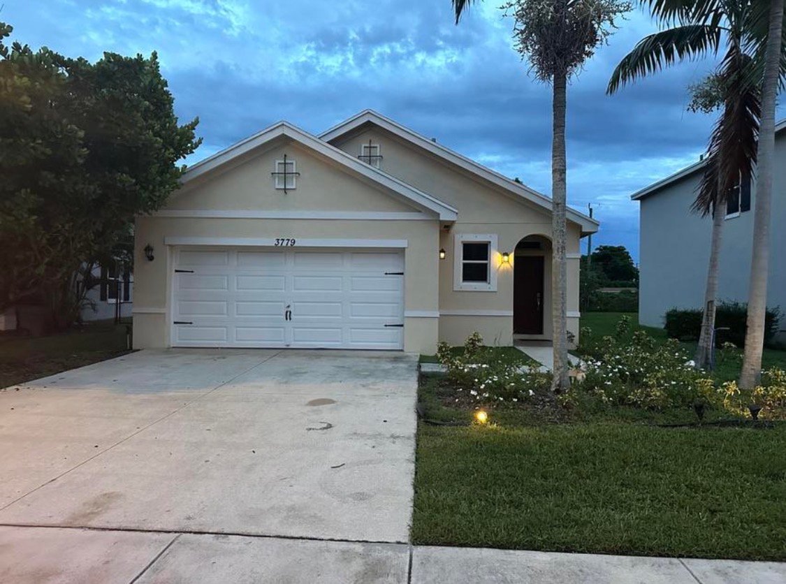 Greenacres House: 3779 Whitney Park Ln