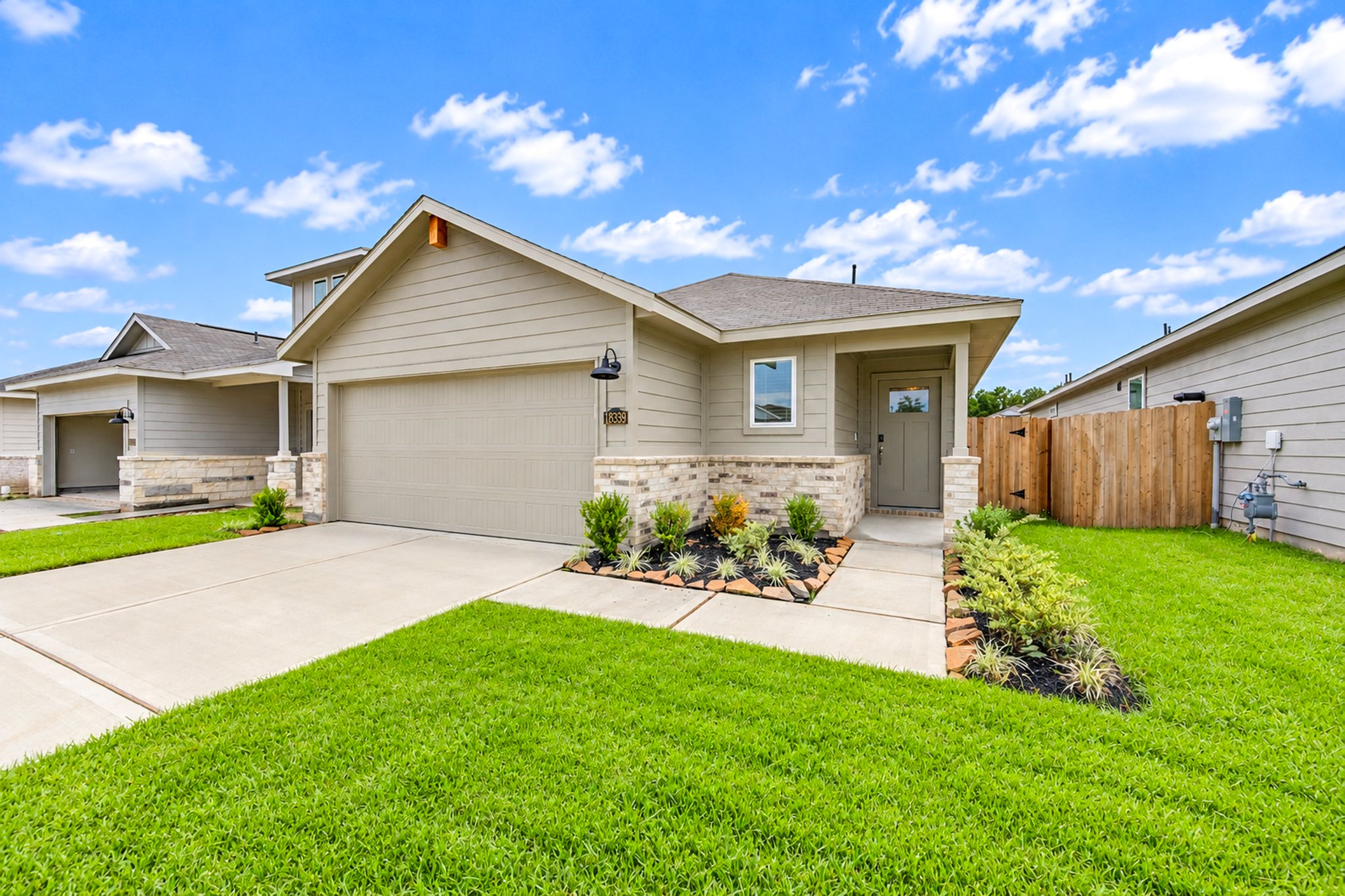 New Caney House: 18539 Landing Meadows Ln