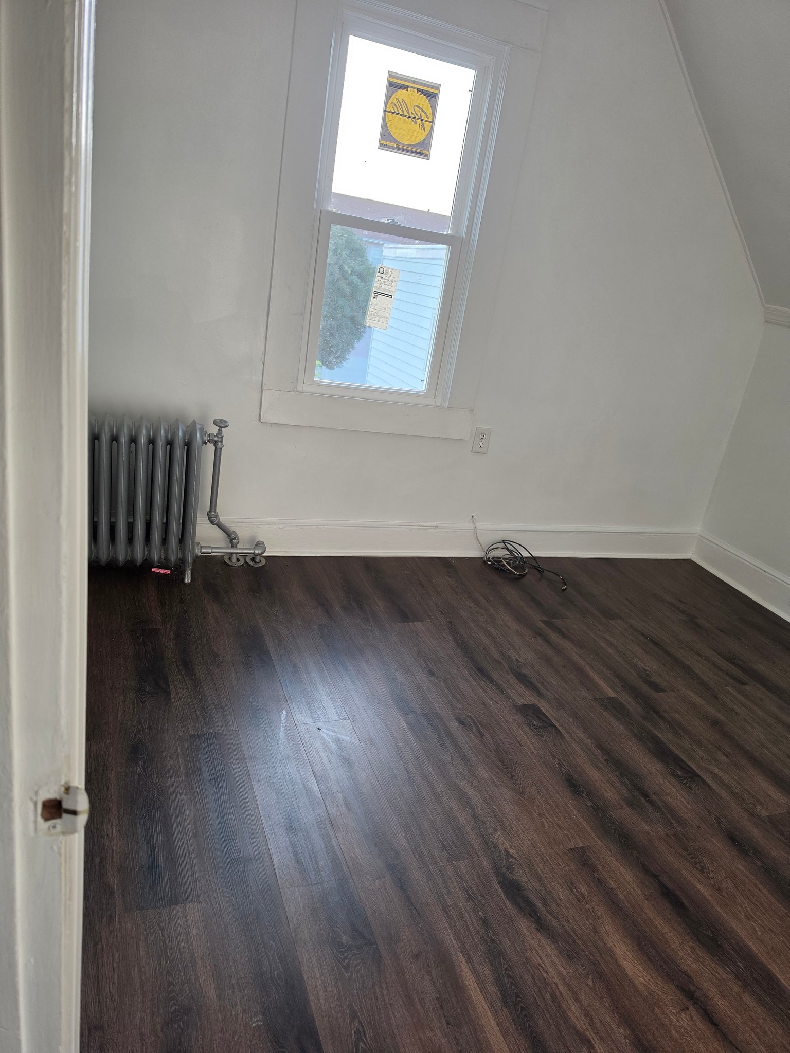Bayonne House: 129 Hobart Ave