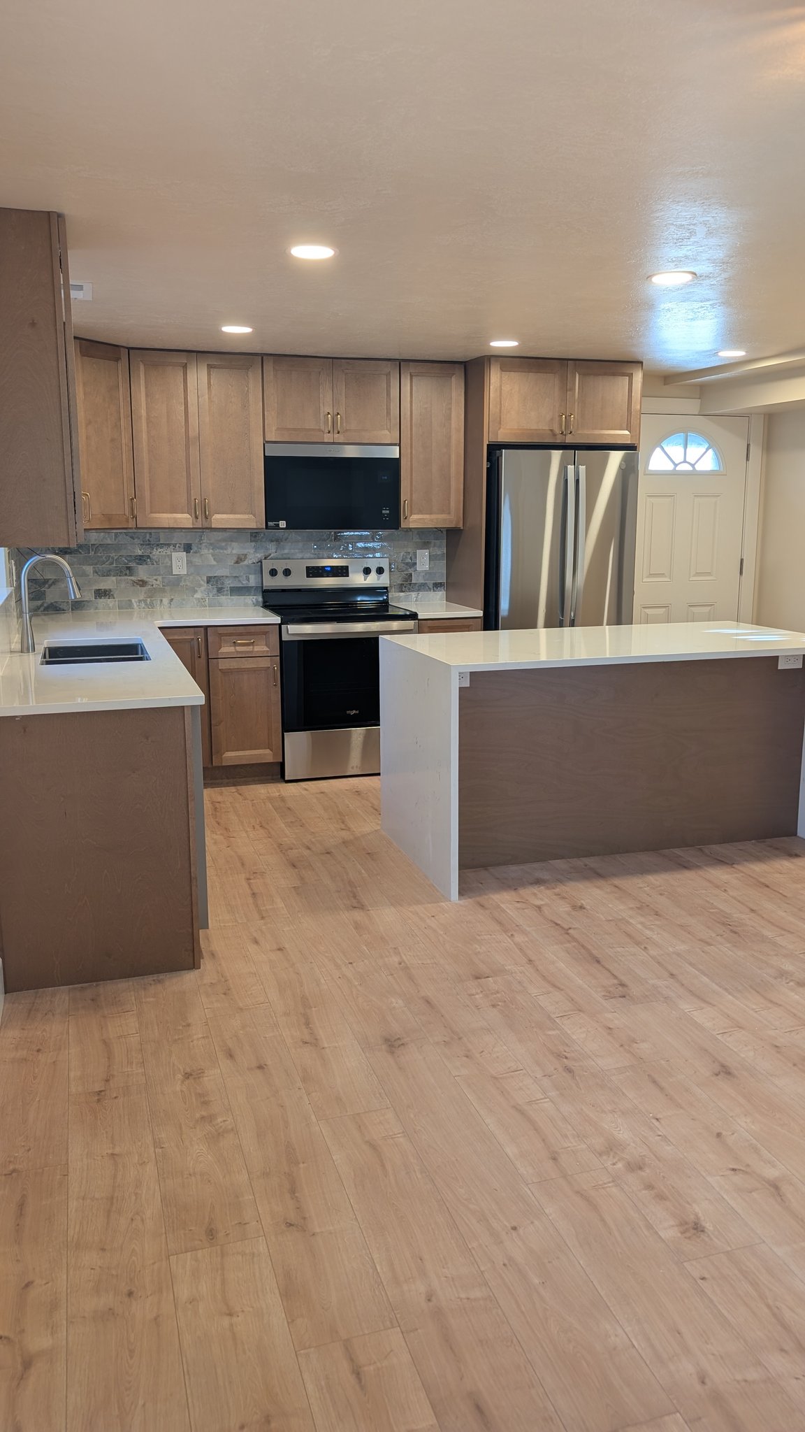 Sandy Apartment: 9302 Sunrise Park Drive