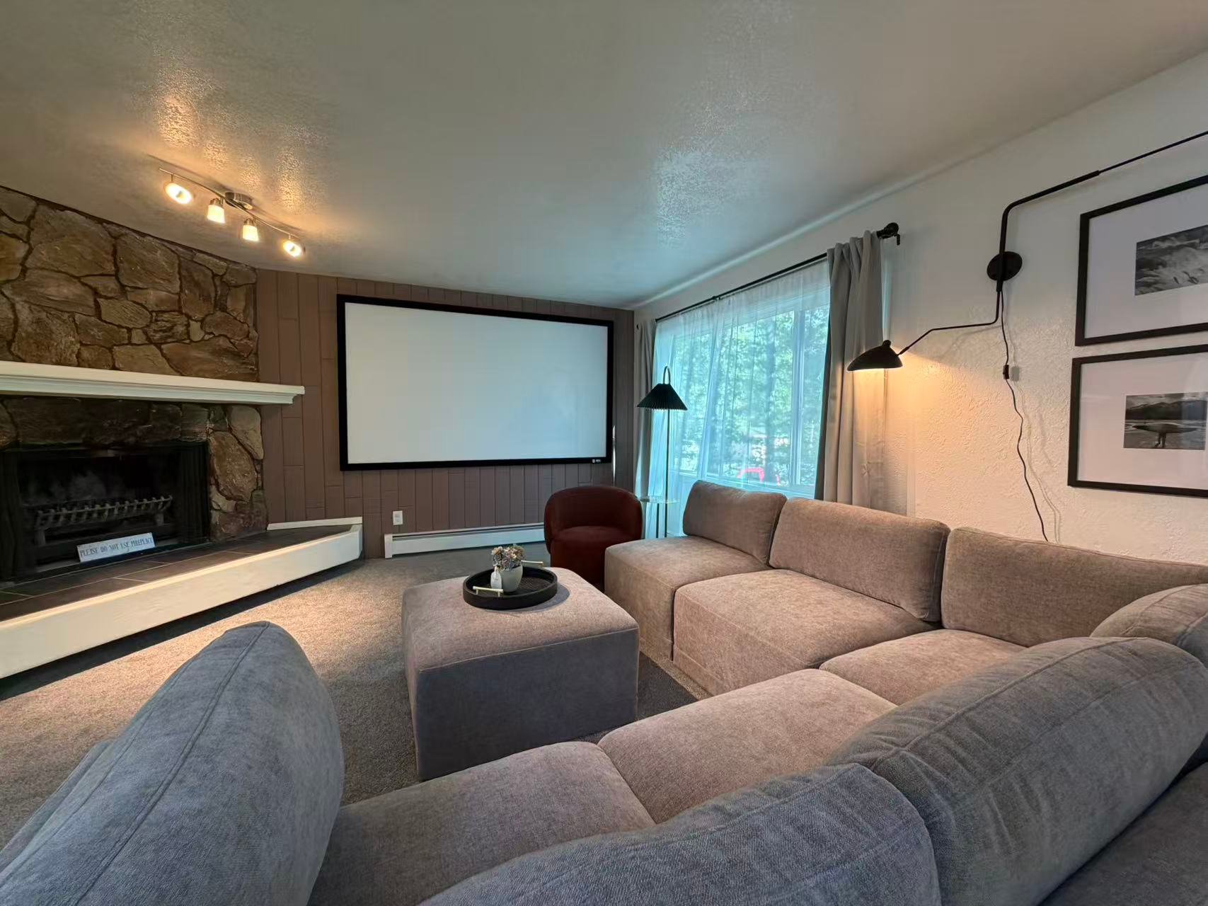 Anchorage Townhome: 4011 turnagain blvd E