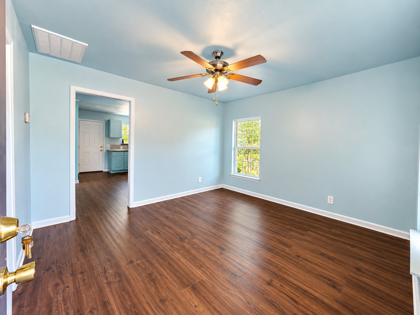 Dallas House: 4869 Corrigan Ave
