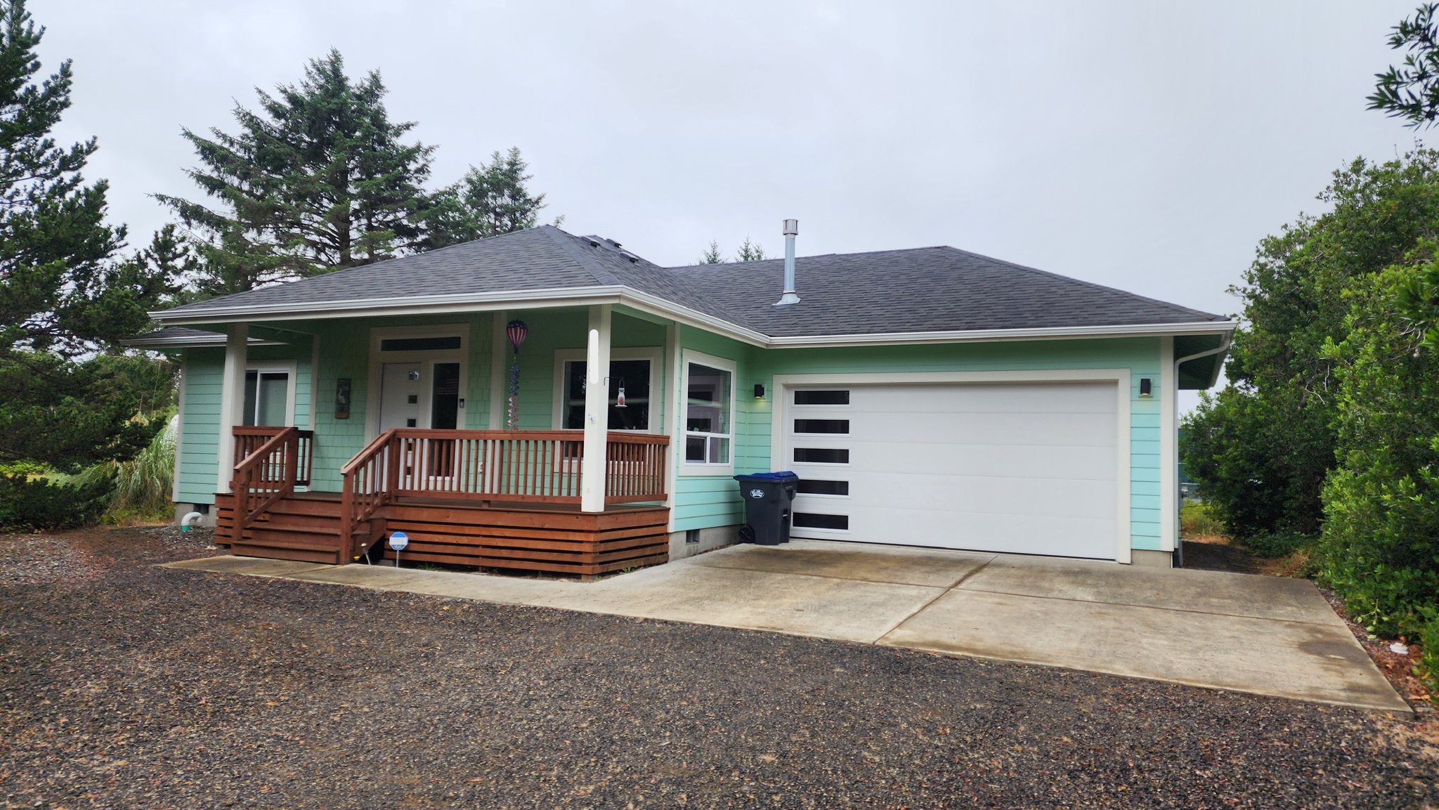 Ocean Shores House: 109 N Port Loop NW