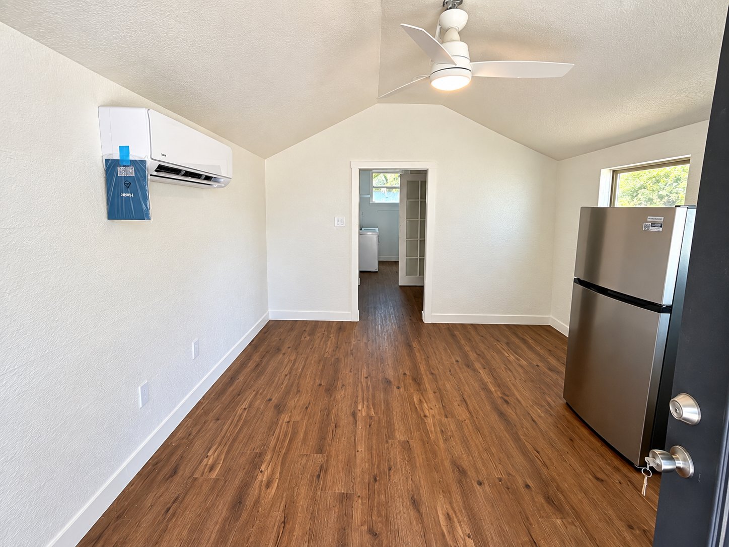 Dallas House: 4869 Corrigan Ave