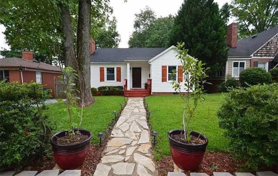 Charlotte House: 2633 Commonwealth Ave