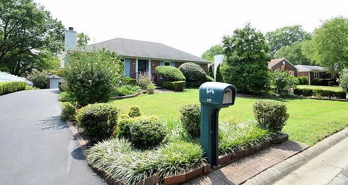 Louisville House: 614 Stivers Rd