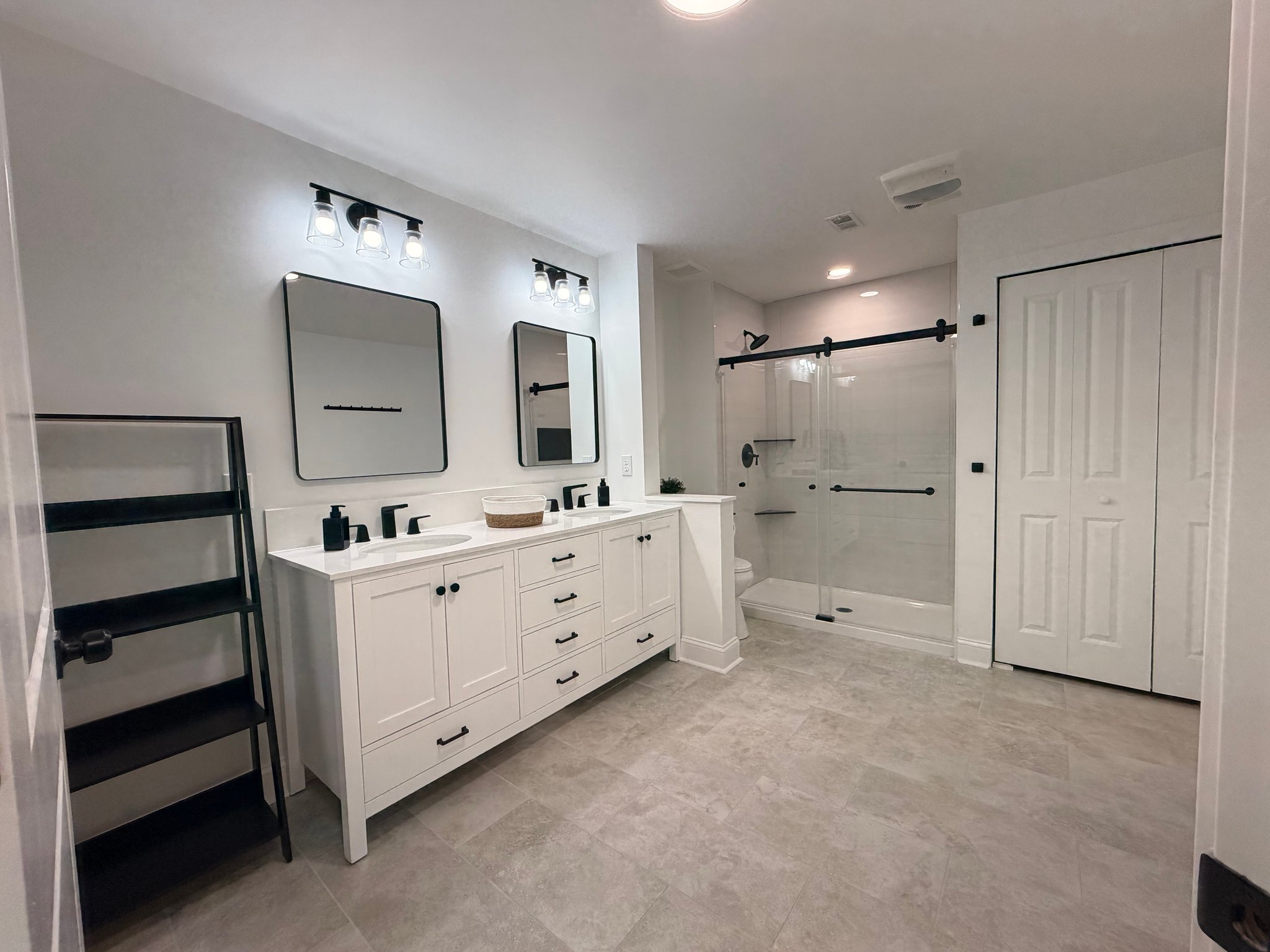 Marlton House: 2 Brighton Dr