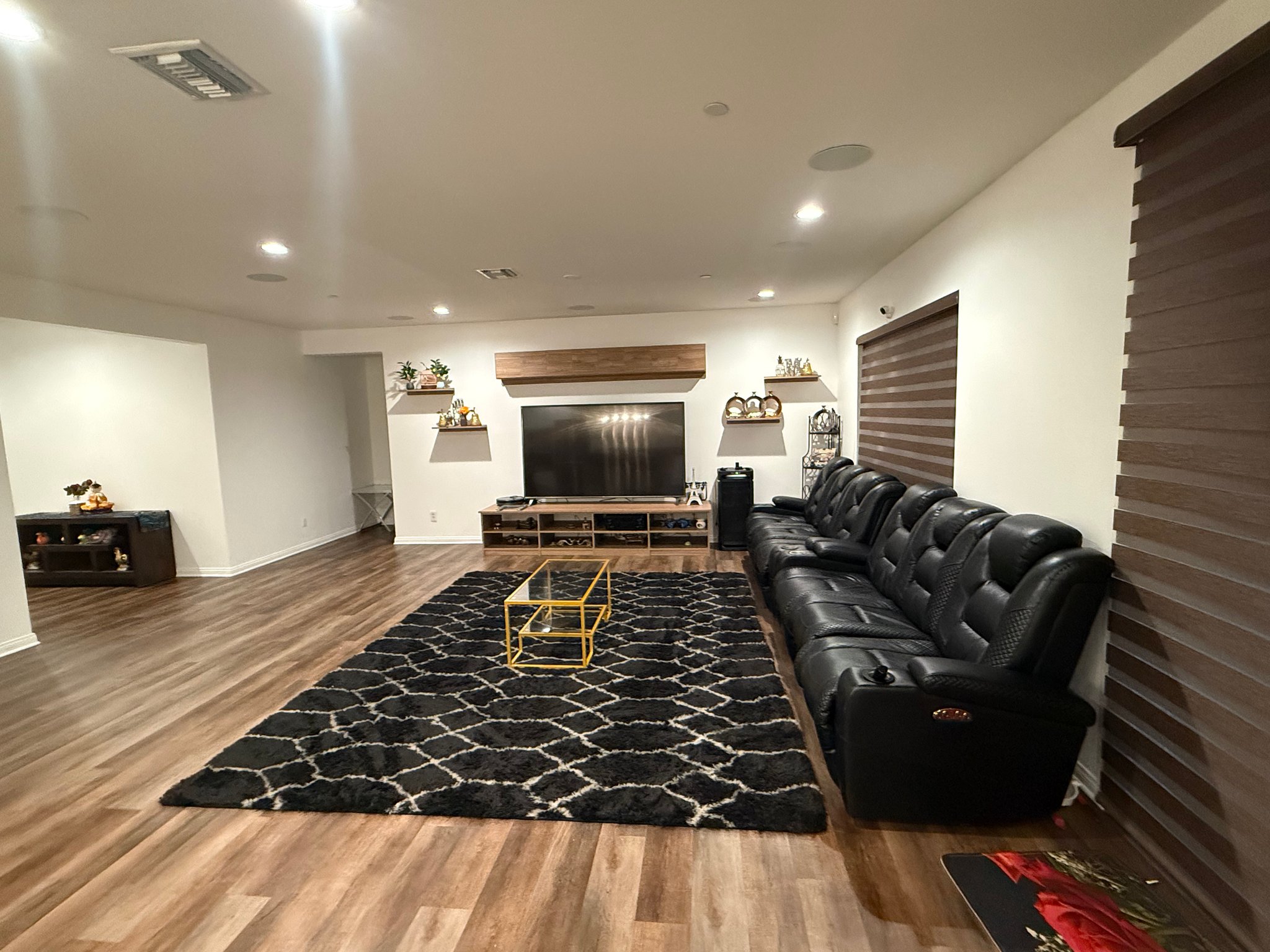 Riverside House: 8001 Country Mile Ln
