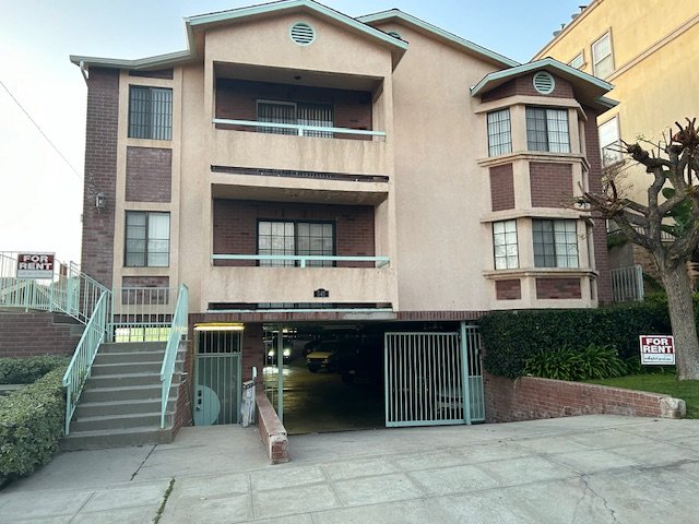 Burbank Apartment: 545 E. Palm