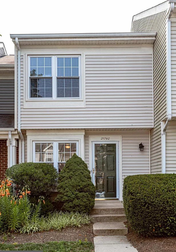 Sterling Townhome: 21740 Calamary Cir