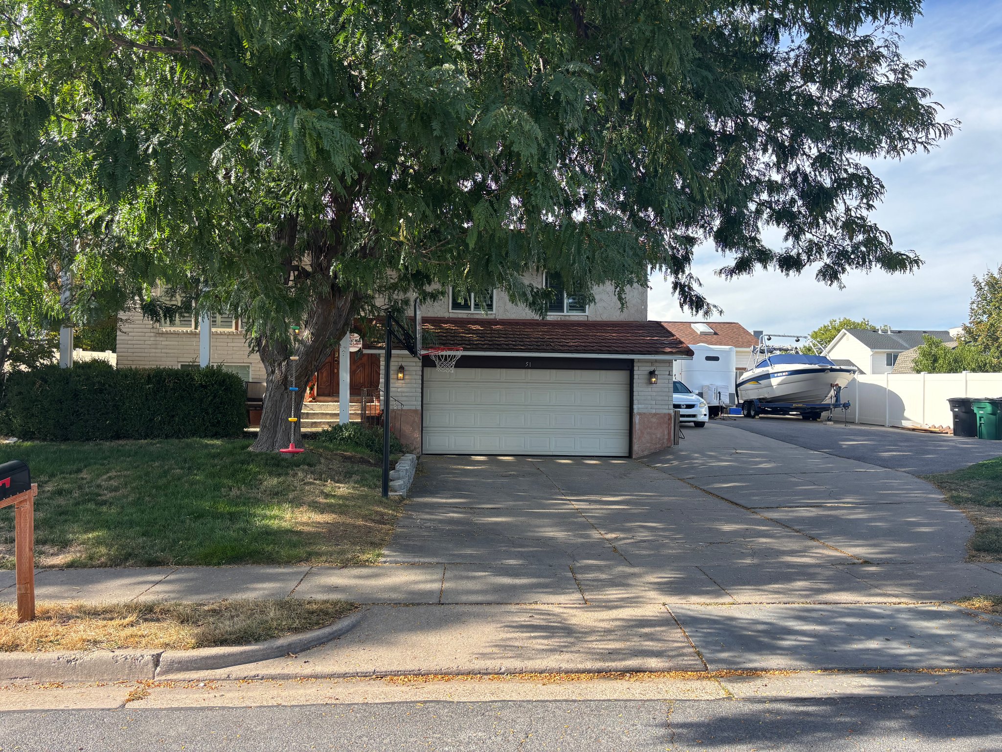 Kaysville House: 51 E Monticello Dr