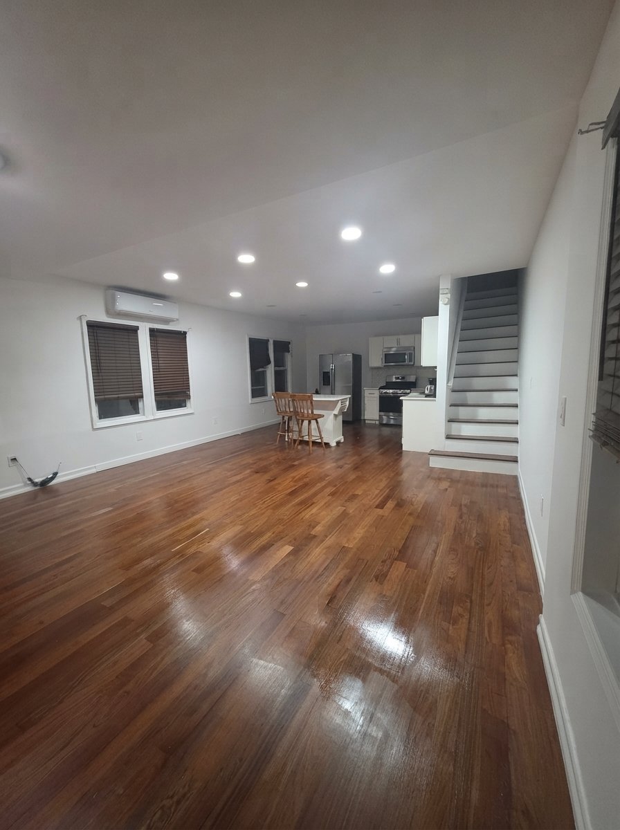 Springfield Gardens House: 14122 181st St