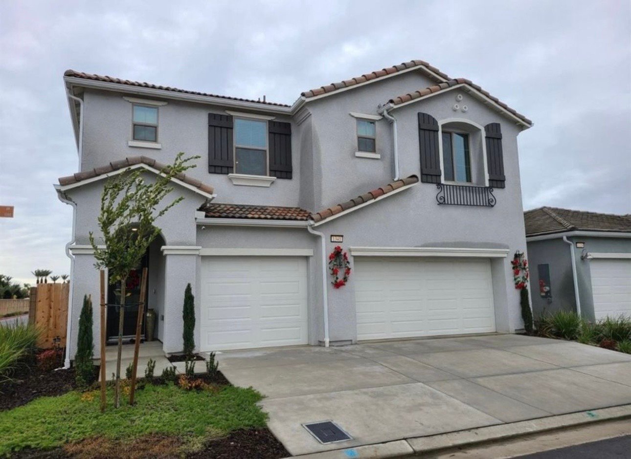 Fresno House: 1341 E Via Sentieri Dr