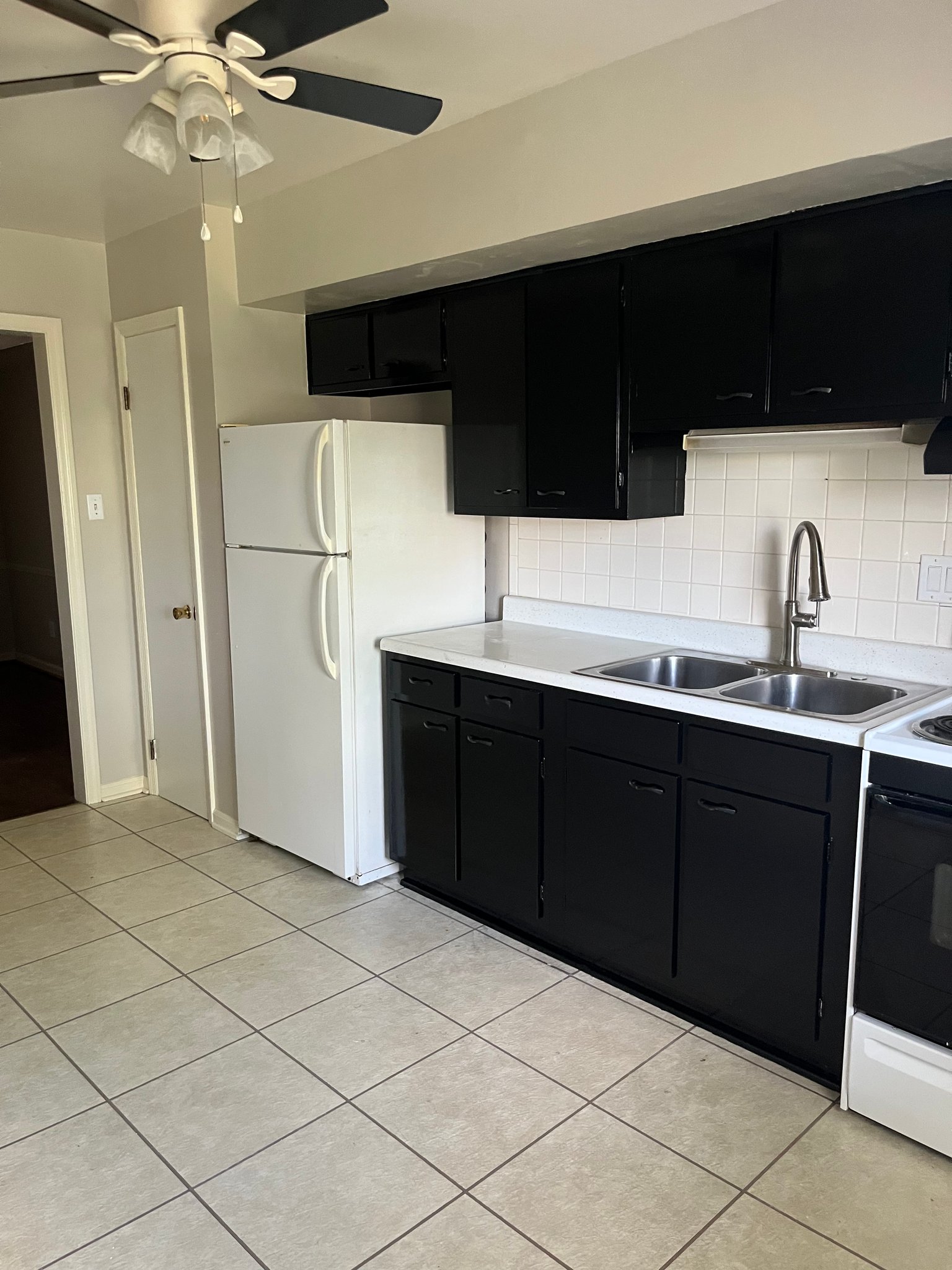 Lexington Apartment: 2017 Saint Michael Dr