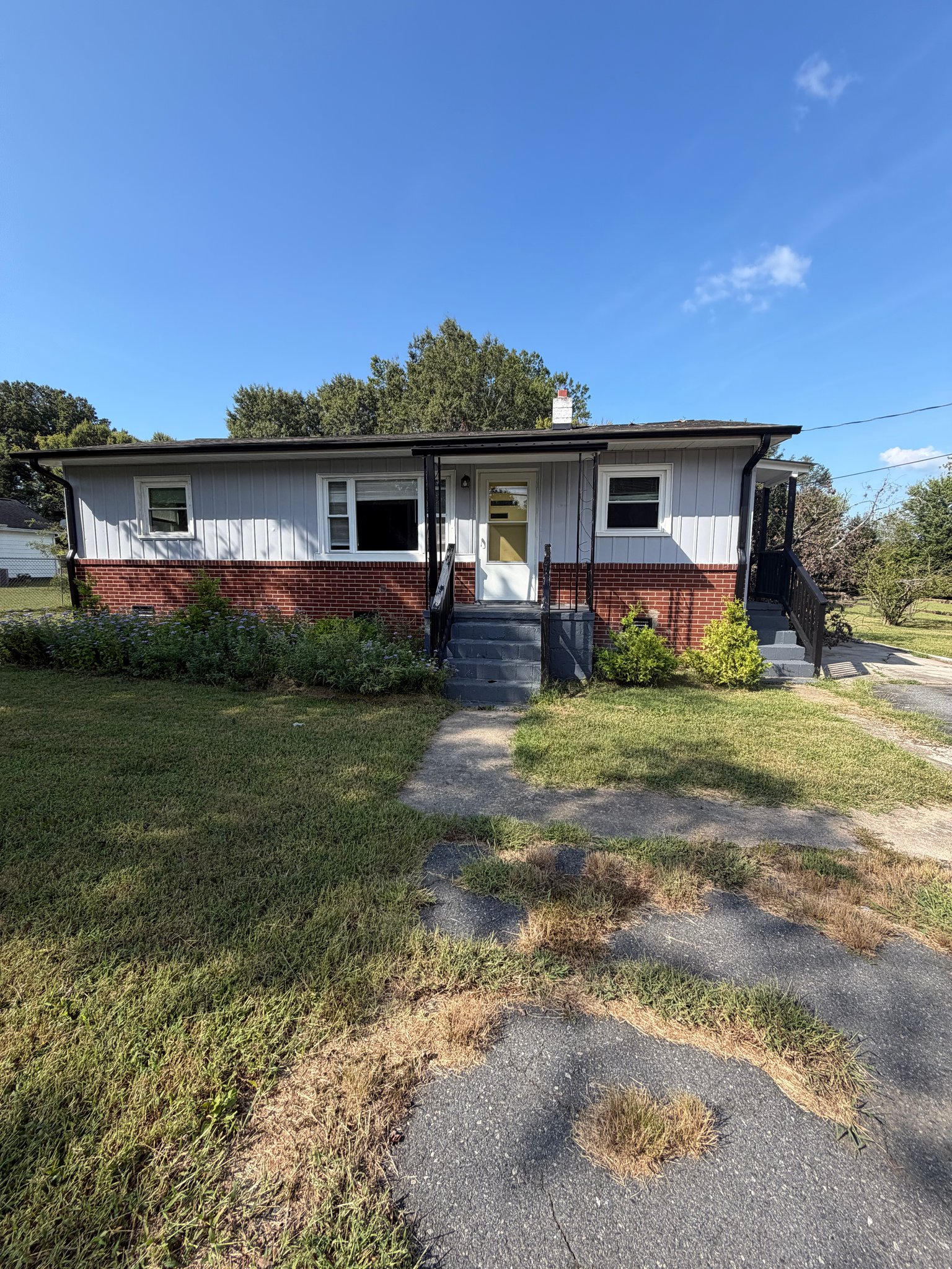 Eden House: 109 S Hairston St